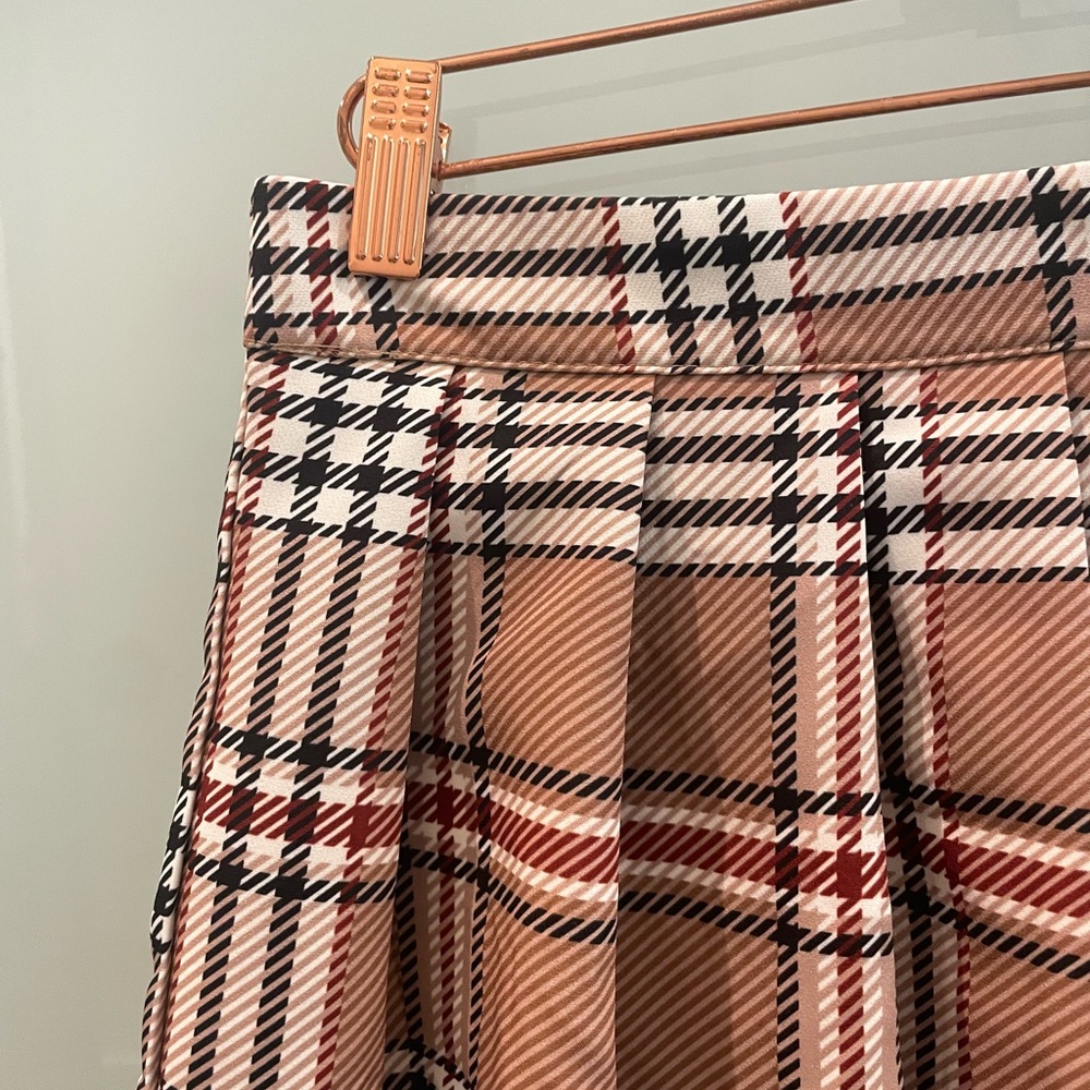 Designer inspired brown plaid pleated skirt - Picture 2 of 4